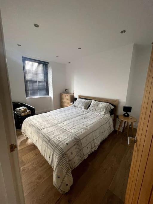 Апартаменты Abergavenny Center 2-Bed Flat Экстерьер фото