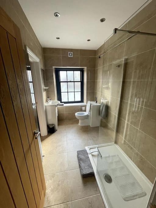 Апартаменты Abergavenny Center 2-Bed Flat Экстерьер фото