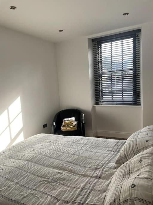 Апартаменты Abergavenny Center 2-Bed Flat Экстерьер фото