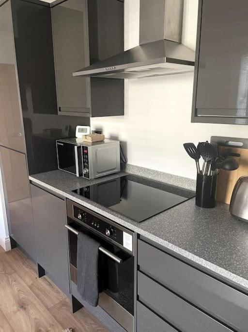 Апартаменты Abergavenny Center 2-Bed Flat Экстерьер фото